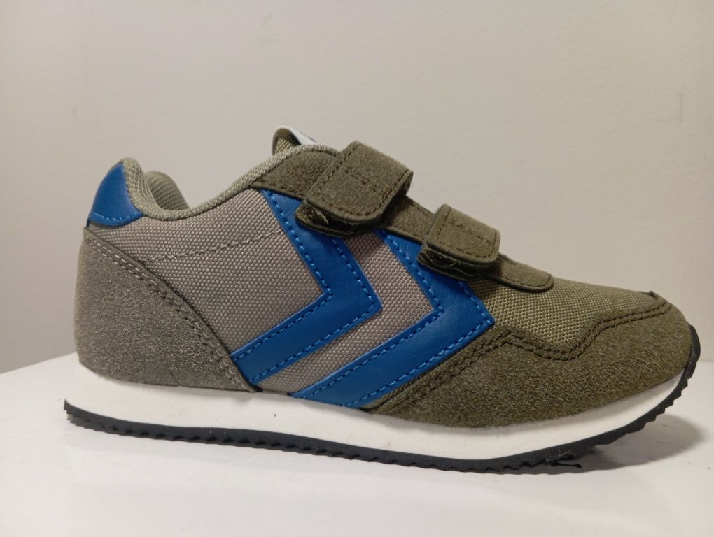 Маратонки Hummel в номер 28