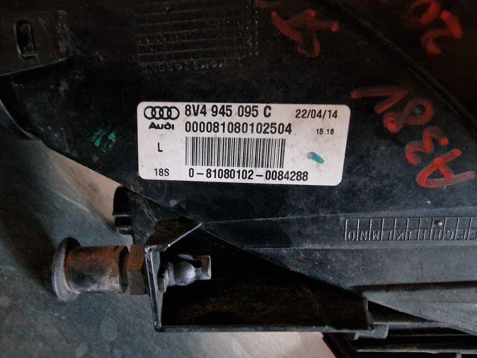 Stop Aripa Stanga Audi A3 8V cod 8V4945095C