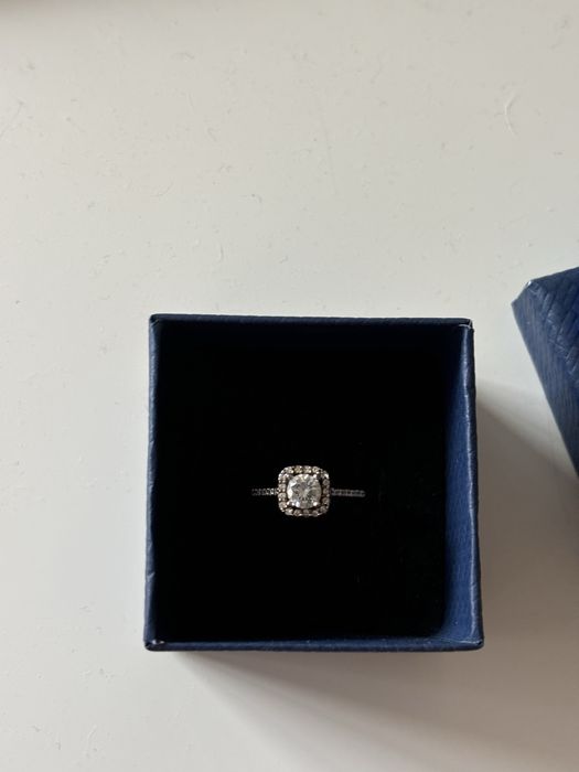 Годежен пръстен с цирконии