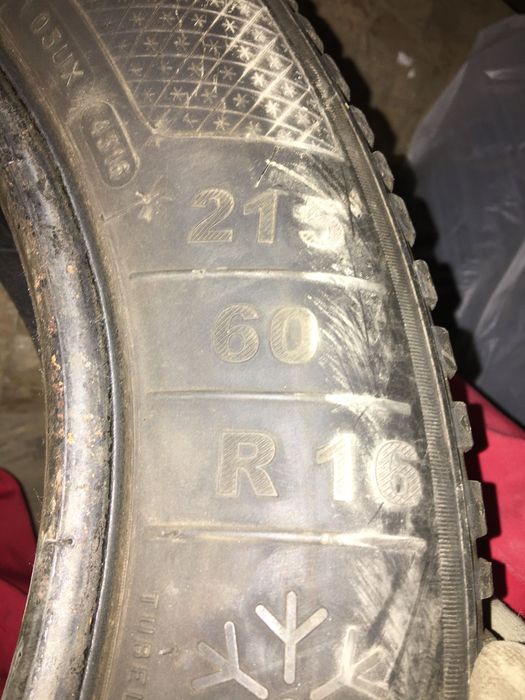 Vând anvelope iarna.