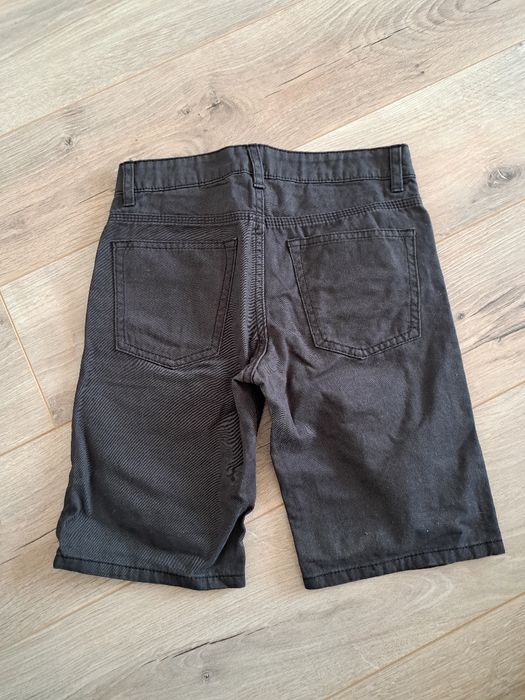 3 perechi de pantaloni scurti. Primark, H&M