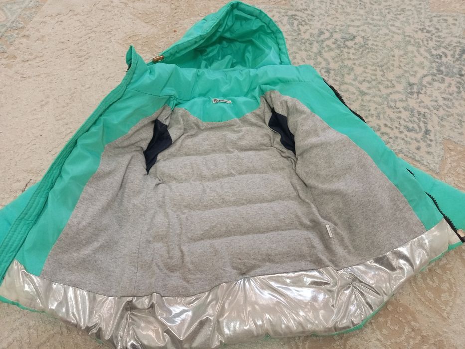 Куртка сатамын бірлет қана киді тар болган сон сатып жатырмын