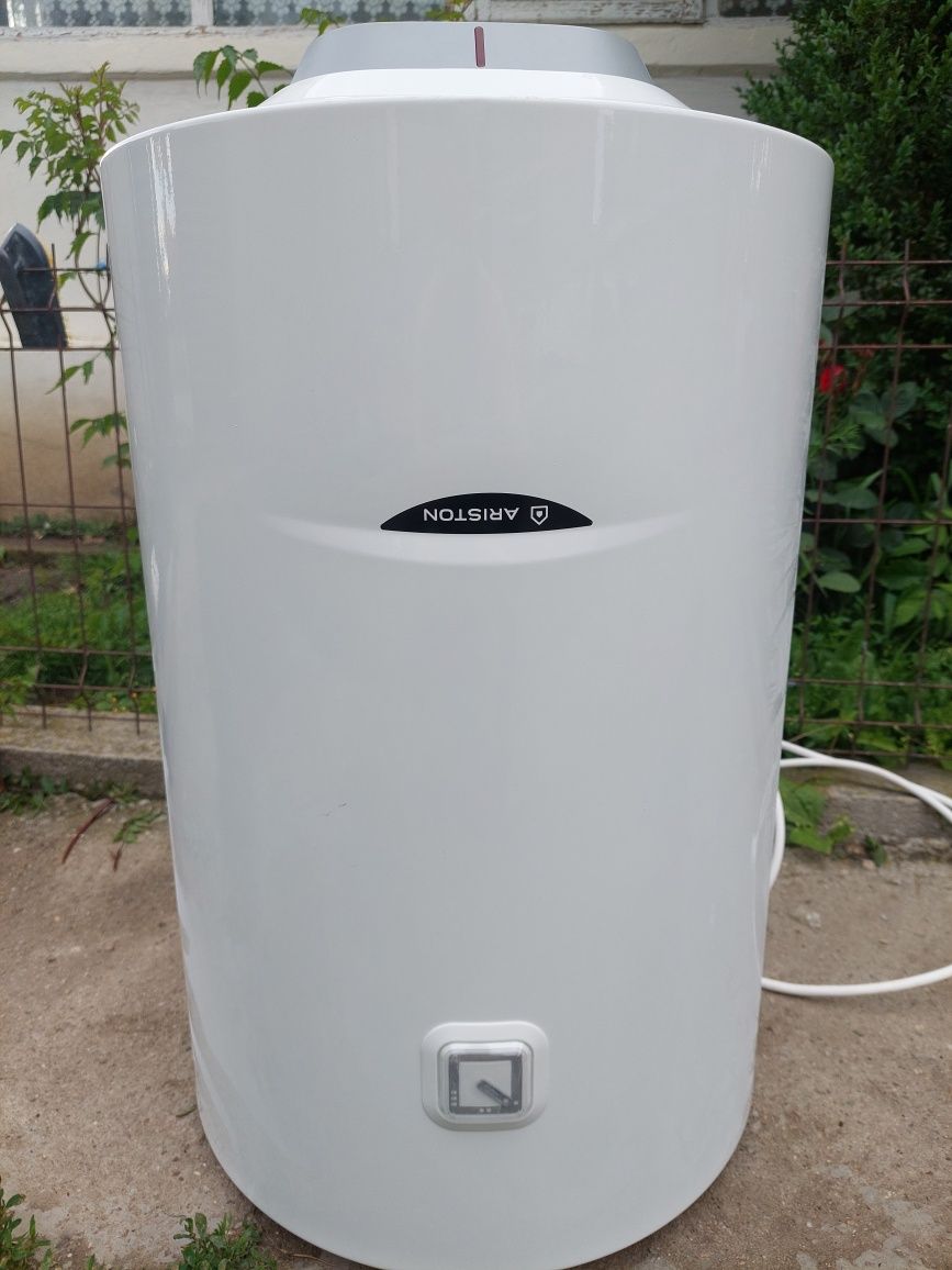 Vand boiler termoelectric cu serpentina.