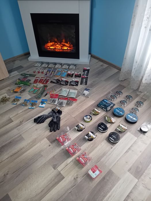 Vând diverse produse pentru pescuit - noi, cu eticheta