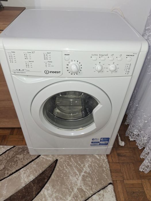 Vand masina spalat impecabila,ca noua