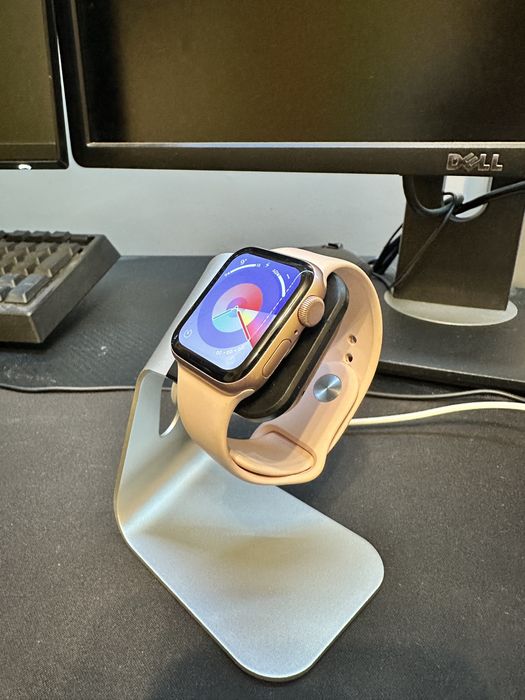 Apple watch SE 86% батерия