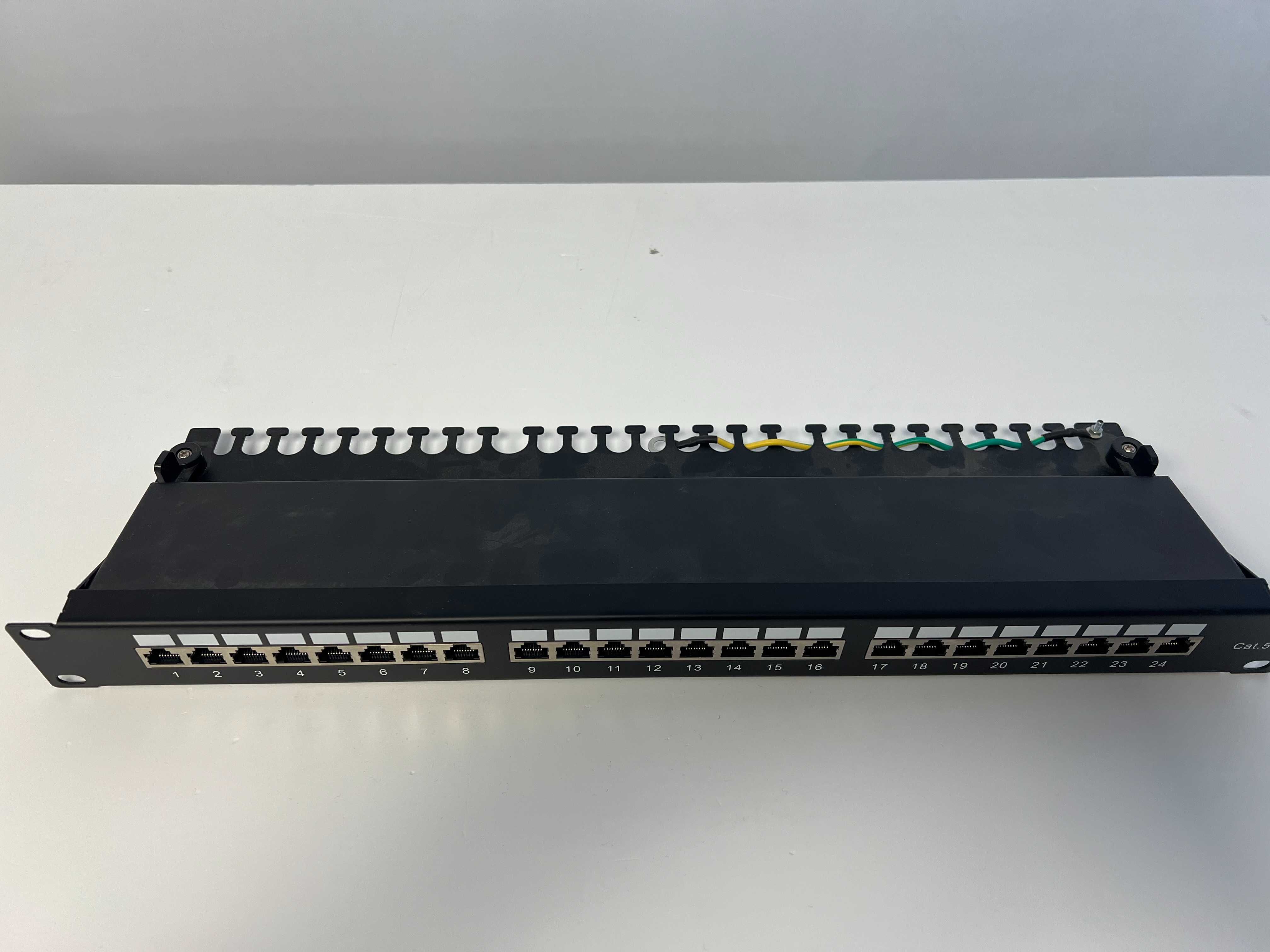 Patch Panel 24 porturi - CAT 5 FTP