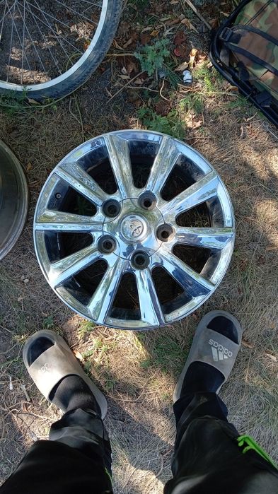 продам титановые диски на крузак 200тый