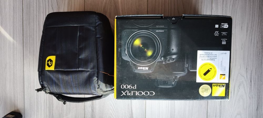 Nikon CoolPix P900 zoom optic 83x +card+geanta+2x trepied ca nou !