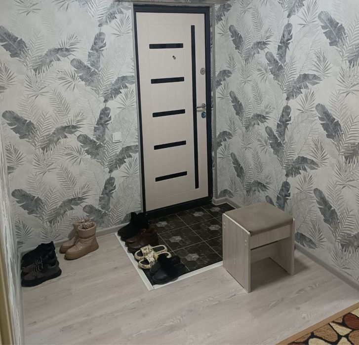 Продаётся 3 ком в 8 микрорайоне