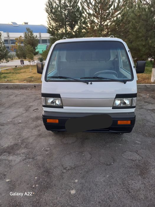 Лабо.      . Сотилади. 2023. Йил