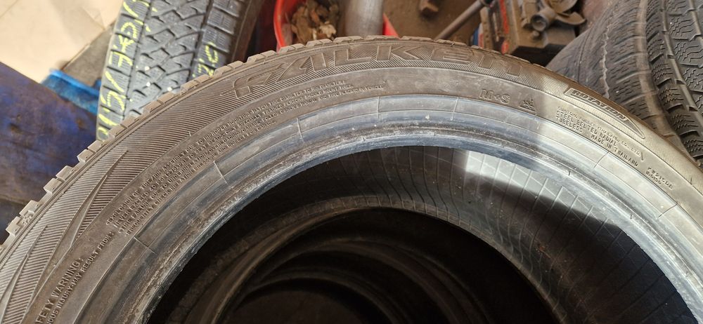 Anvelope r16-r21 în stare foarte bună