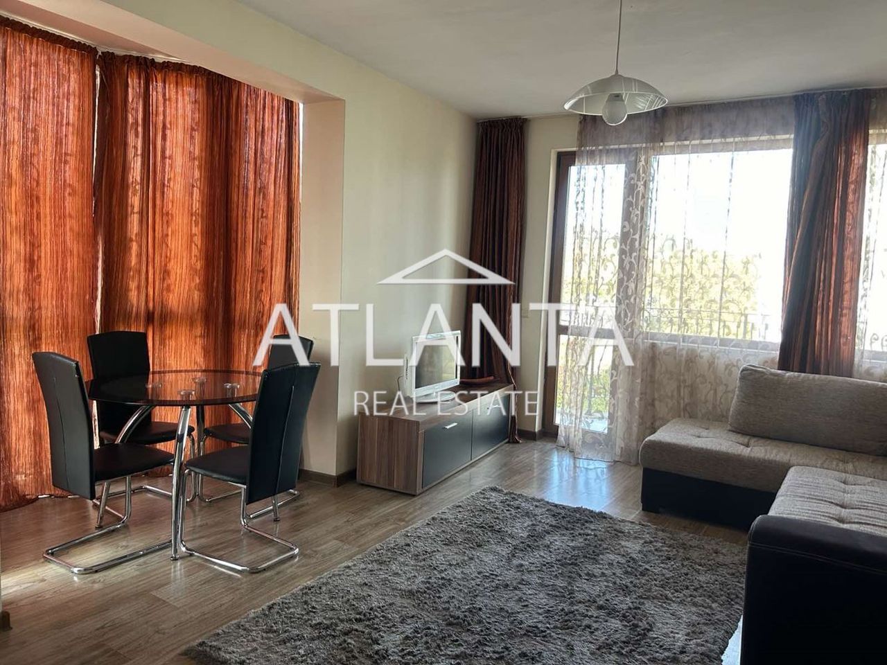 Продава се Двустаен апартамент в к.к. Св.Св. Константин и Елена - 83 кв.м за 2531 €/кв.м - Снимка #1