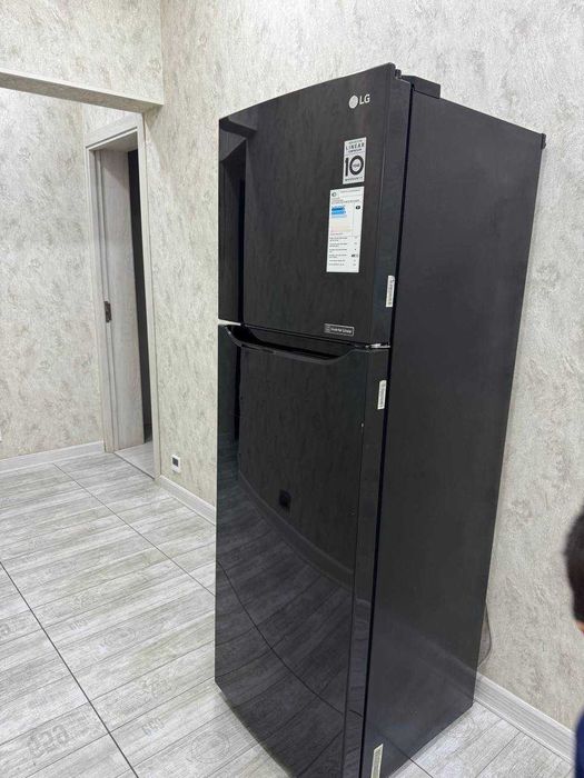 ПРОДАМ LG GN-С272SBCN Инверторный Холодильник. Состояние ОТЛИЧНОЕ