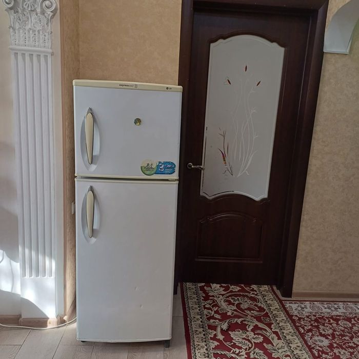 Продам двухкамерный холодильник LG.No-frost(самооттайка)Могу доставить