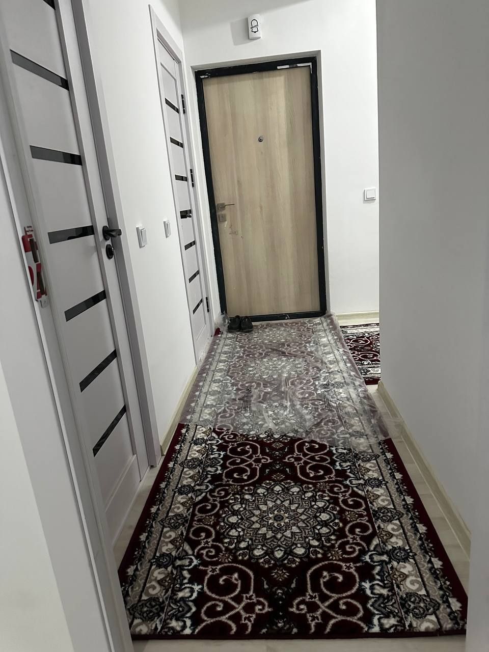 Uy sotiladi yangi hayot tumani yangi darxonda 2 xonali 59 k  4 etaj