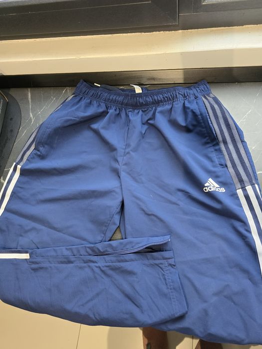 Pantaloni de trening Adidas de fâș L