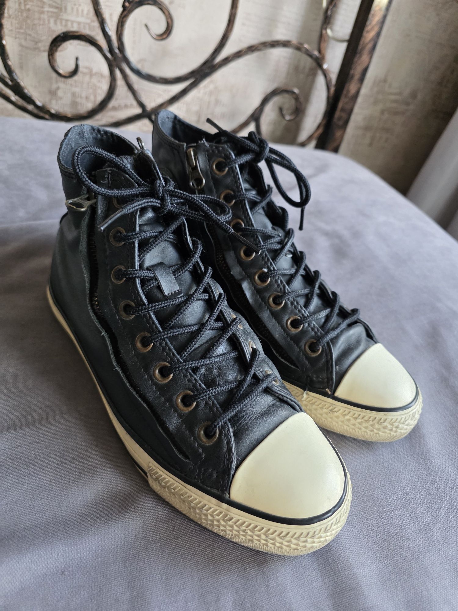 Кожаные кеды Converse