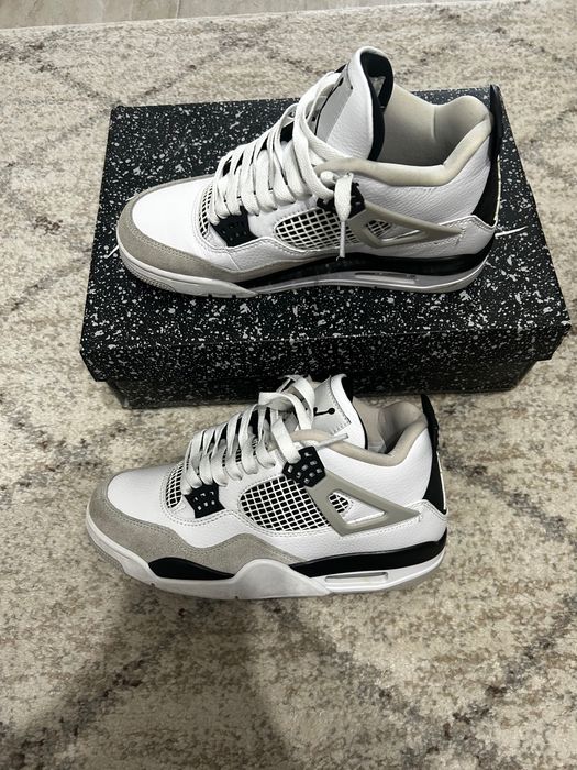 Air Jordan Retro 4 Military Black