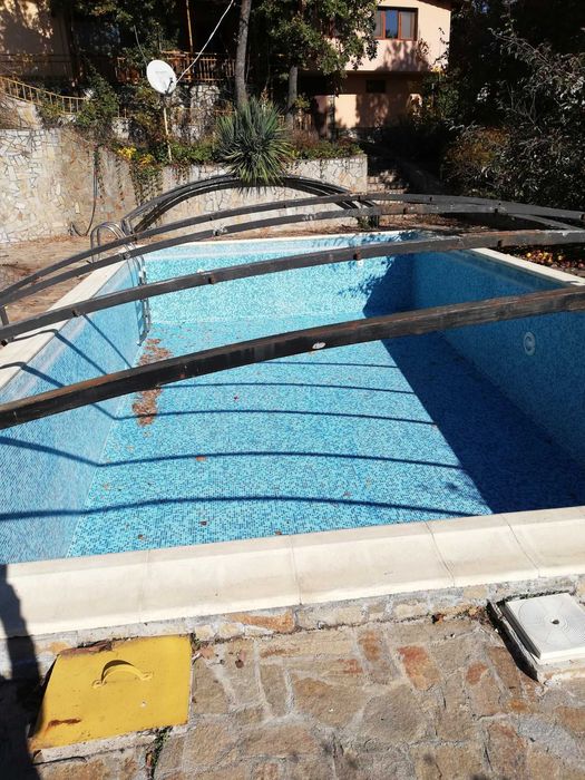 Вила с басейн и панорама към язовир - с. Светлина, обл. Хасково