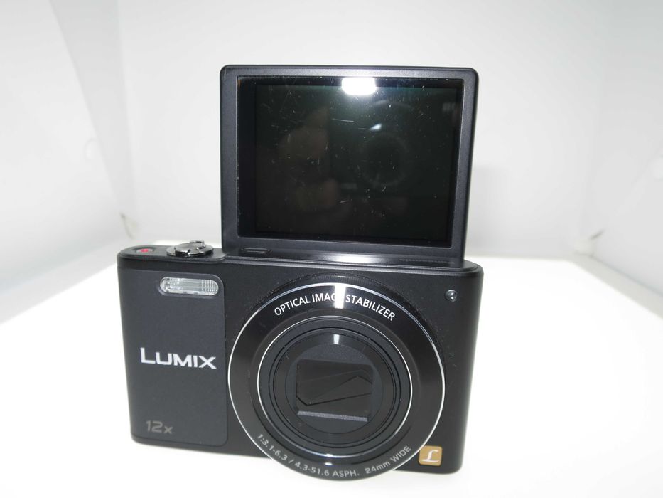 Panasonic Lumix SX10 уникален фотоапарат камера със селфи екран НОВ