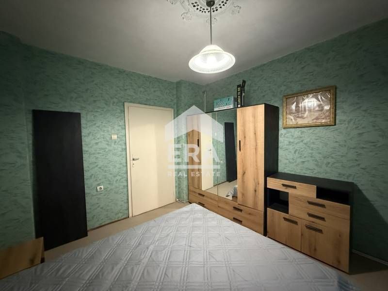 Четиристаен, обзаведен, газифициран апартамент под наем, в тухлена сгр