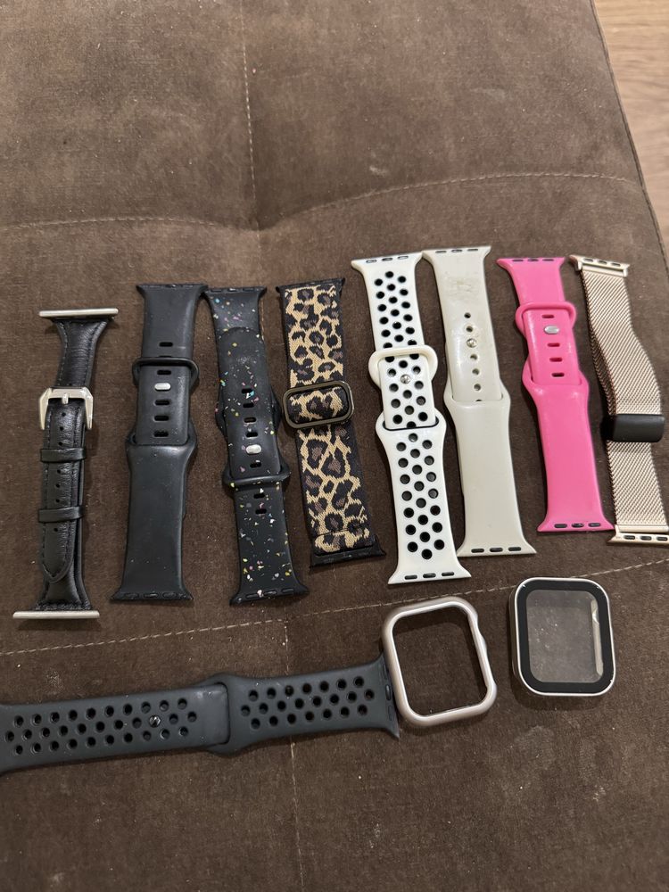 Каишки и 2протектора за apple watch 40mm.