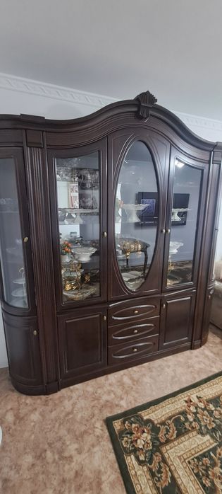 Сервант продается