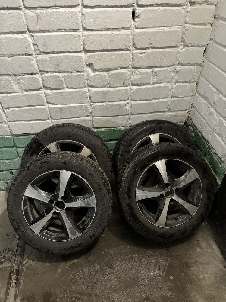 Продам диски с резиной