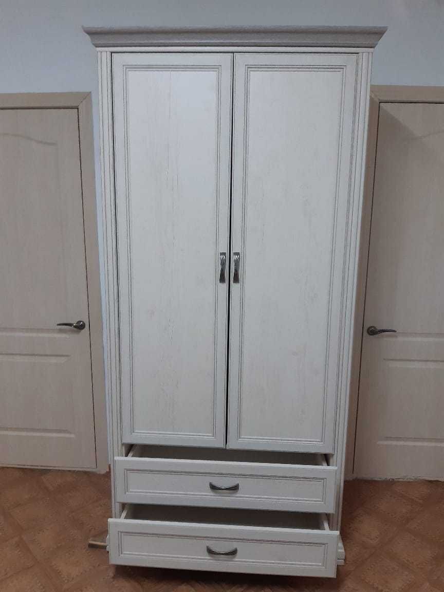 Шифоньер двухдверный