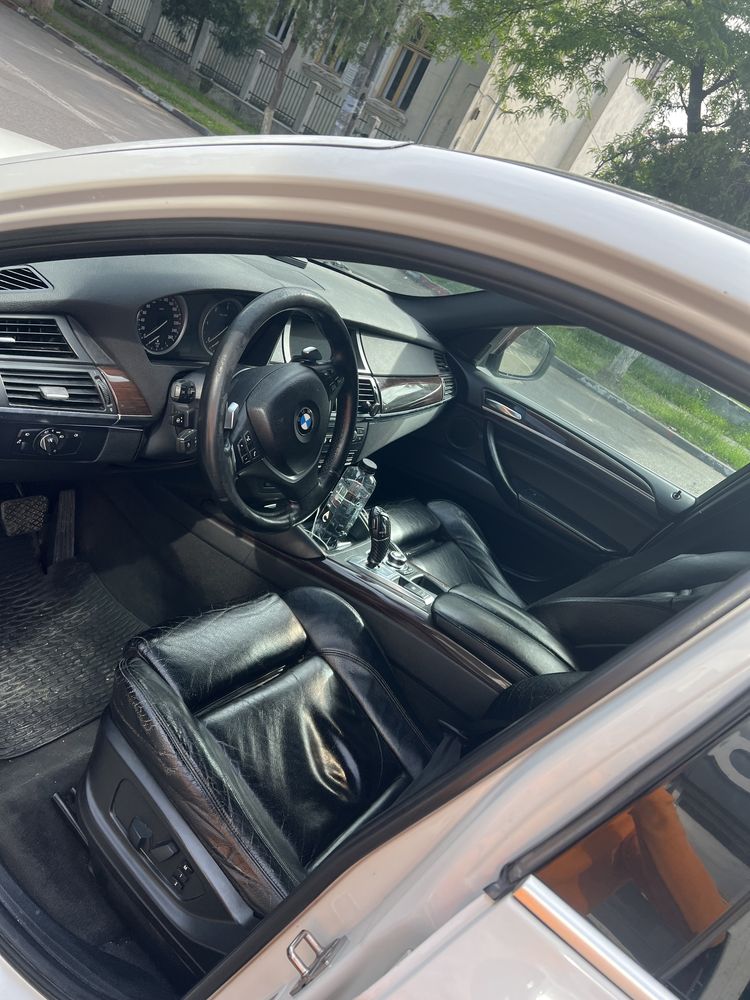 Vand bmw x6 e71 3.5 d model USA