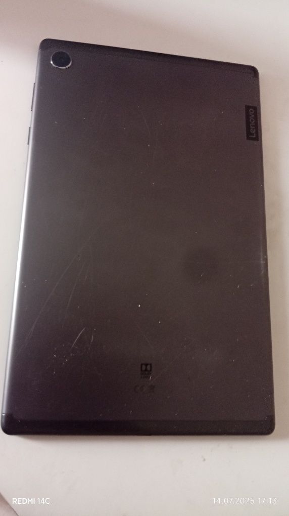 Планшет lenovo в среднем состоянии