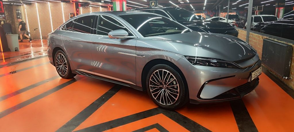 BYD Han 2024-yil 25600 probeg