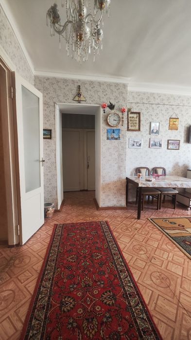 Продается 3 комнатная квартира в Центре города. По ул. Казбекова 10.