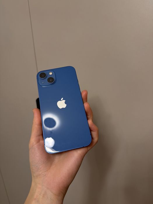 iPhone 13 телефон