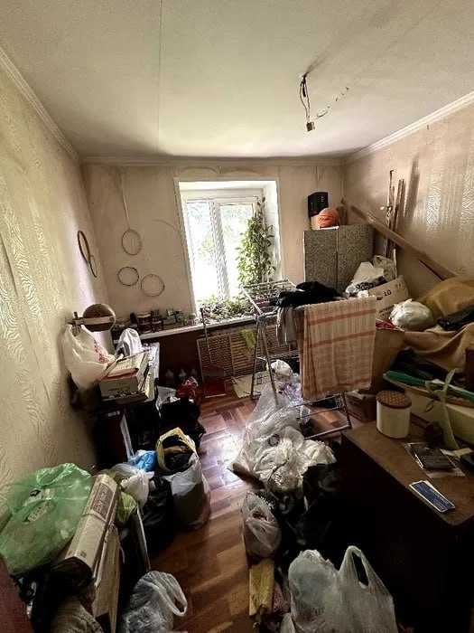 Ц2 17- maktab yonida 4/4/4 90m2 sotiladi !!!