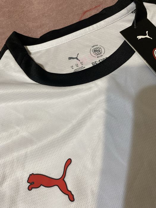 Tricou Emirates Fly Better