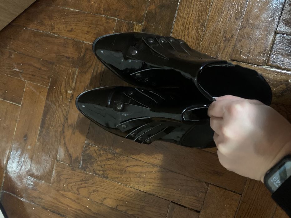Ghete negre lacuite Asos