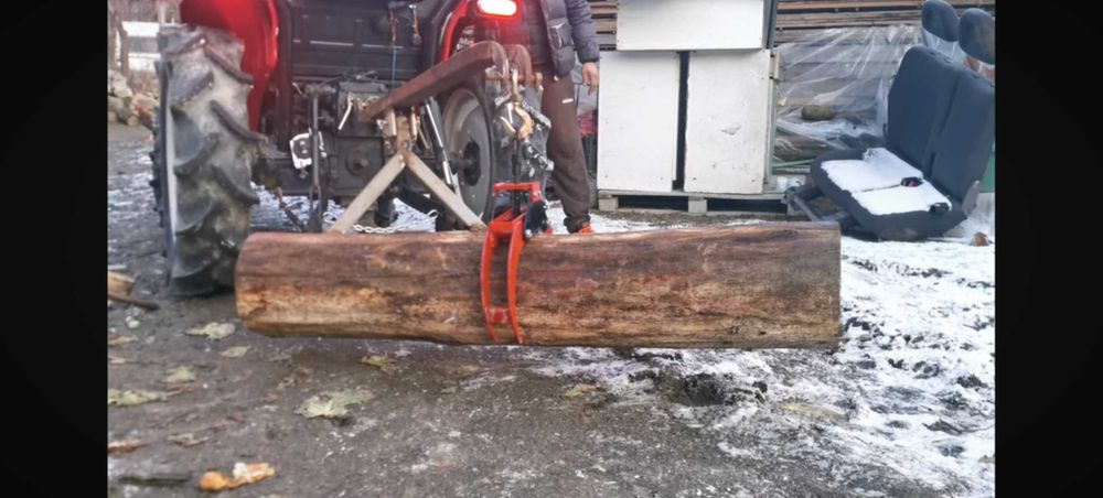 Graifer tractor japonez de incarcat busteni pe tiranti