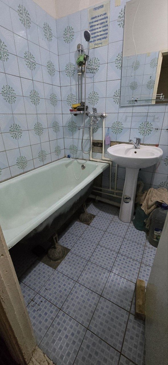 Продаётся 3х ком квартира на 3 этаже, ор:5 мкр,Сагдиана