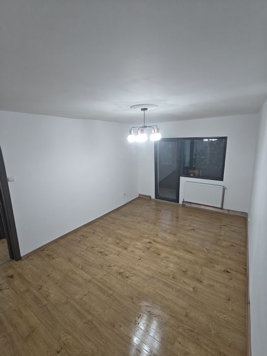 PF vând apartament 3 camere decomandat