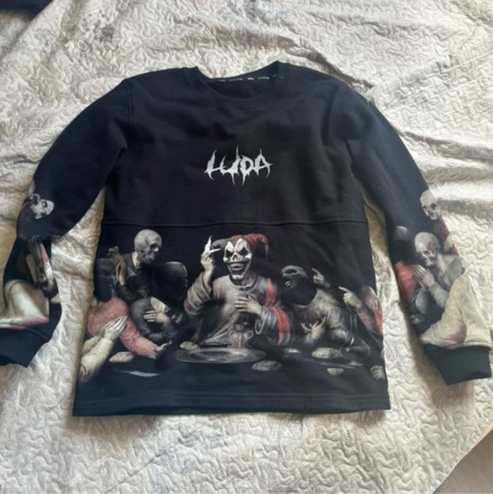 ако някой продава тая блуза да ми пише предлагам добри пари