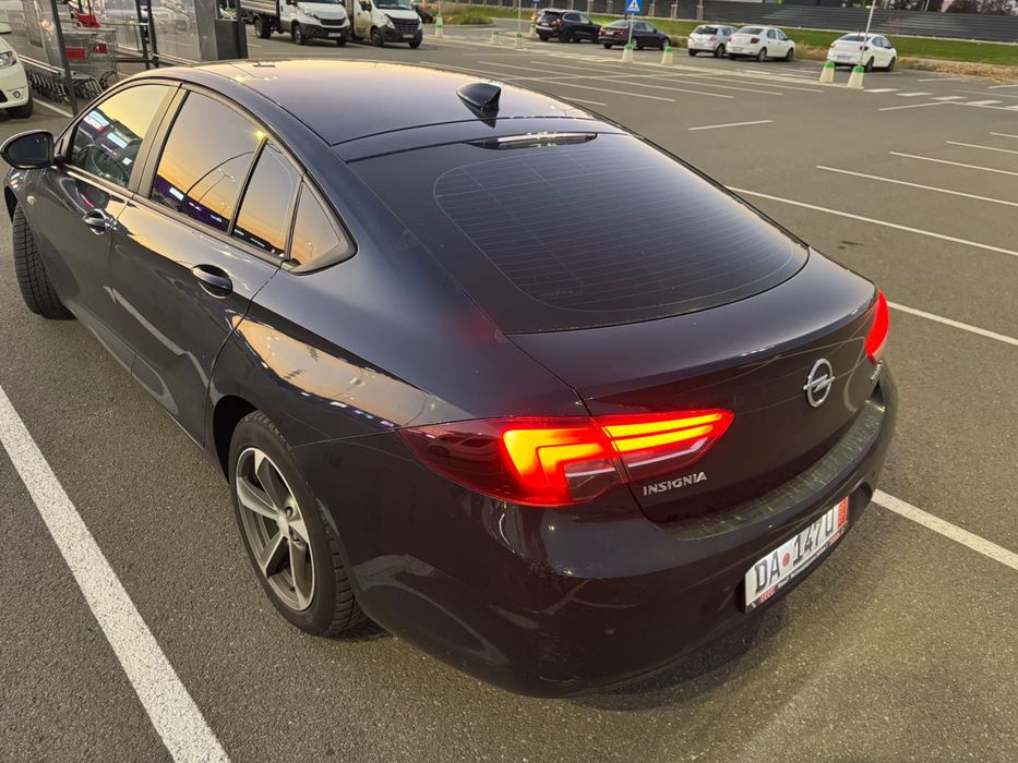 Opel Insignia Grand Sport 2018 • 1.6 Diesel • Economă