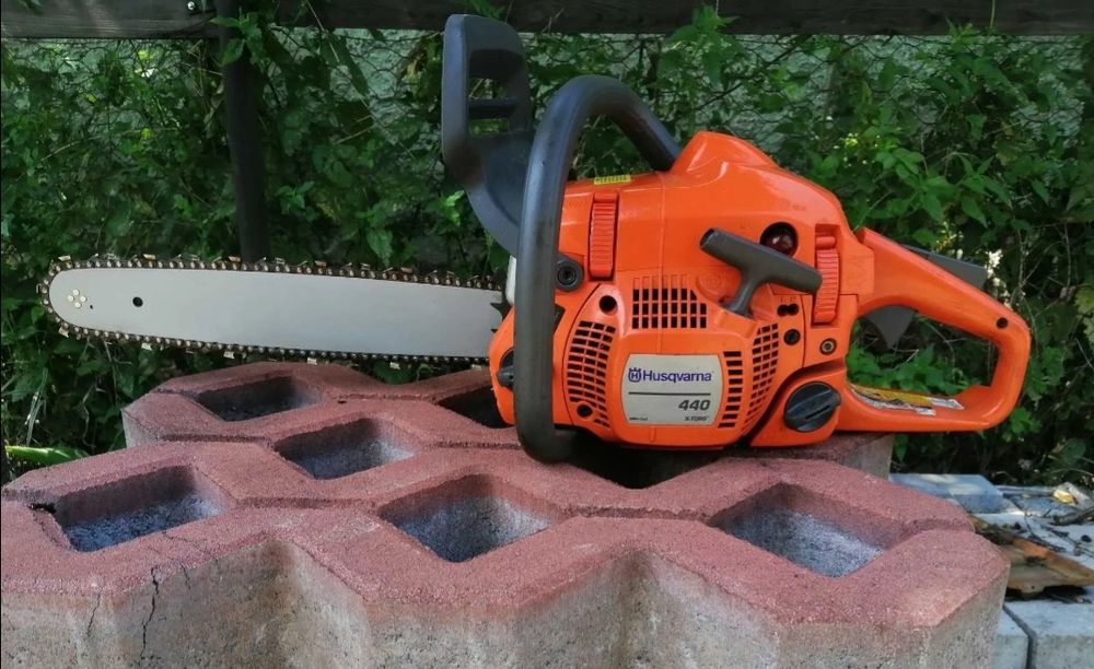Vând drujba 2.5 Cp husqvarna 440 x-torq