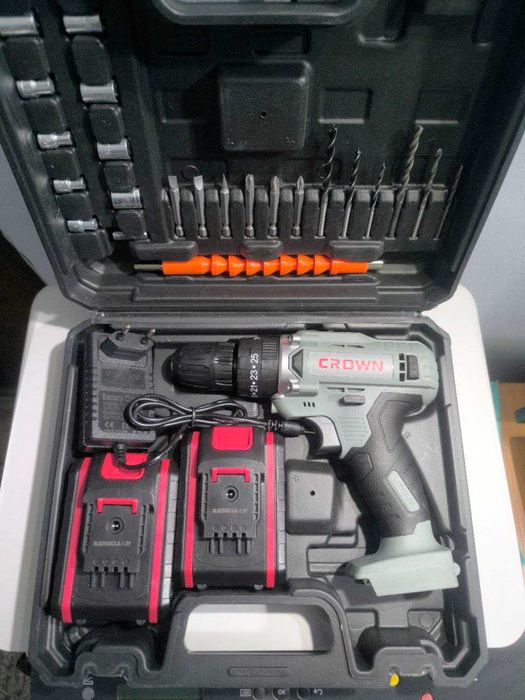 Продается шуруповерт "Crown"
