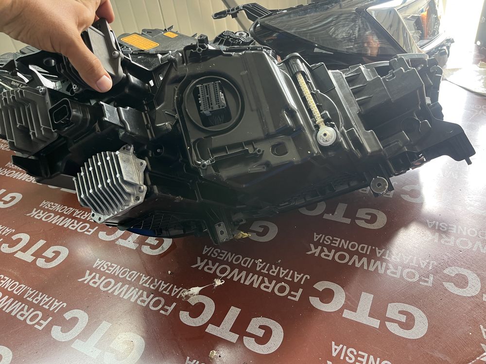 Фар BMW IX 2022 Laser