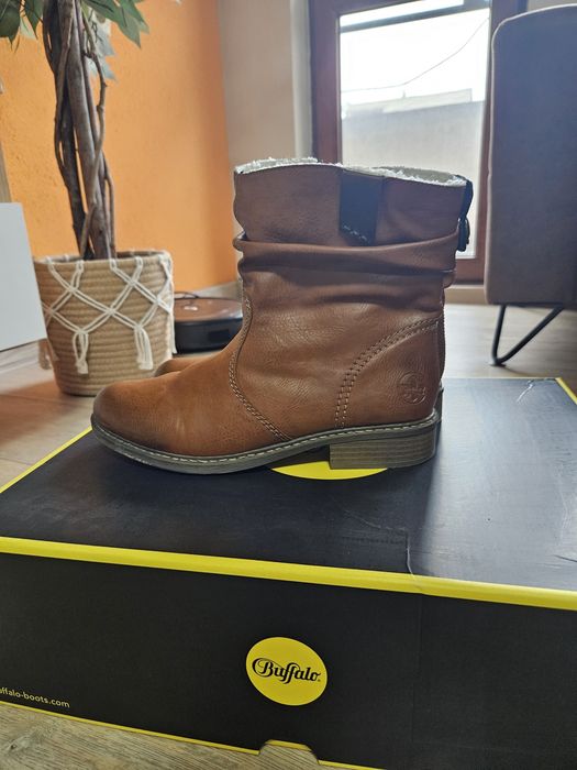 Дамски зимни боти