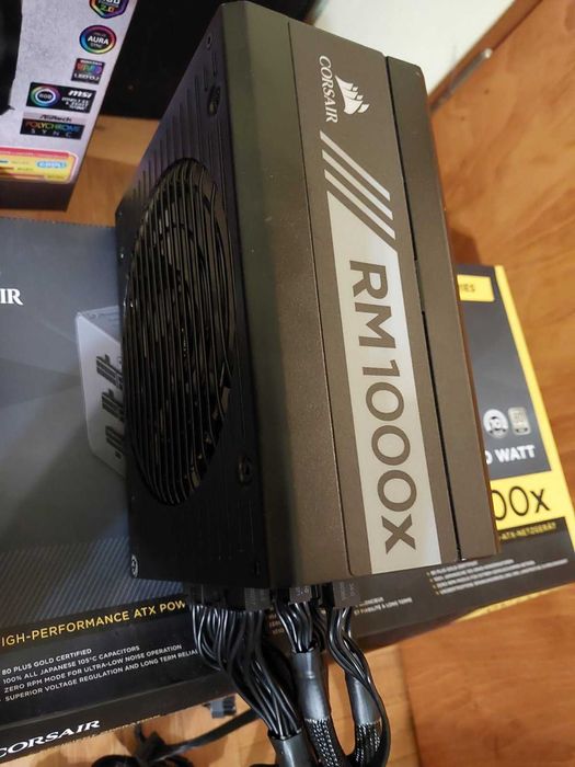Corsair RM1000X 80+Gold - 1000W компютърно захранване