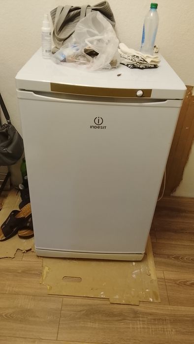 Продам морозильник индезит