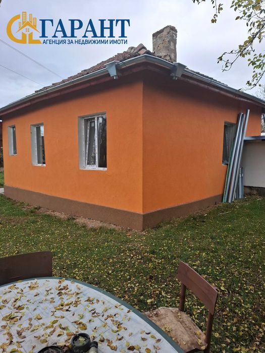 Недвижими имоти "Гарант", продава къща в с.  Кошарите, община Радомир.